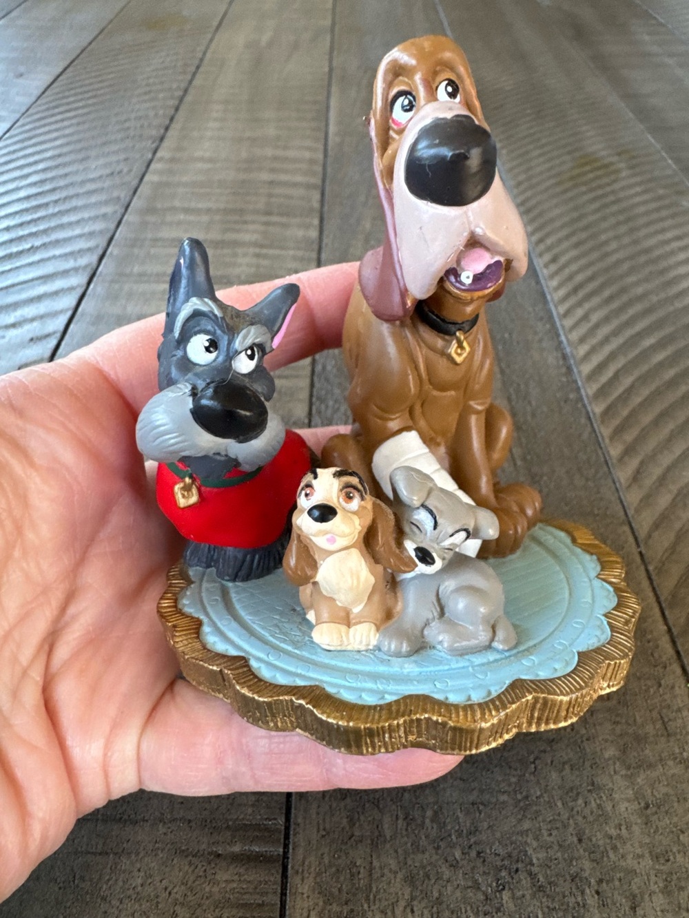 Disney Lady and the Tramp Trusty and Jock with Puppies Figurine - Picture 5 of 8